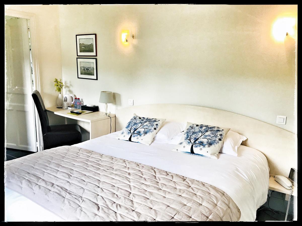 Logis Hotel La Foret Senonches Kültér fotó